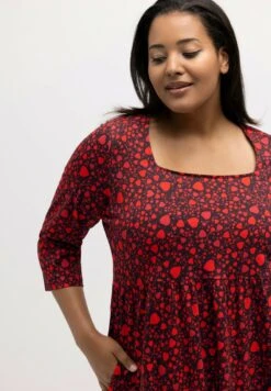 Ulla Popken MUSTER, CARRÉ-AUSSCHNITT - Jerseykleid - Rot -Ulla Popken 0546561dbd4b4a08a09ae21bac399574