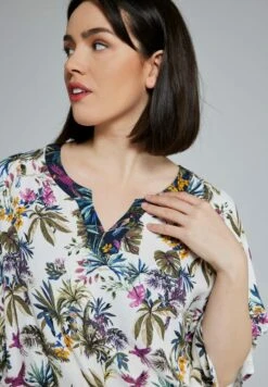 Ulla Popken BLÄTTER FLÜGEL HALBARM - Tunika - Schneeweiß -Ulla Popken 08fc14b48ae045df9ad12b86251be934