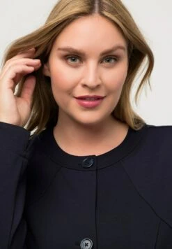 Ulla Popken Kurzmantel - Marine Foncé 11 Ulla Popken Kurzmantel - Marine Foncé -Ulla Popken 0d75f9f01d414e1d9837419bad2ee57e