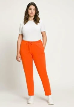 Ulla Popken Jogginghose - Oranje 9 Ulla Popken Jogginghose - Oranje -Ulla Popken 17bb2a62696a4c3fa70484cae21375a7