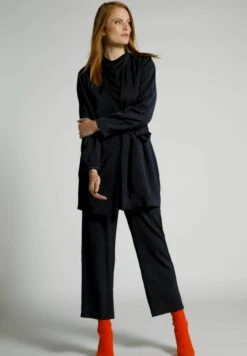 Ulla Popken Leichte Jacke - Tiefdunkelblau -Ulla Popken 18997ff1f56b497e984aa4736aae811e 1