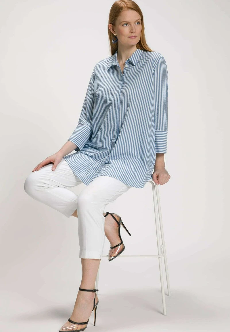 Ulla Popken Hemdbluse - Stralend Blauw 5 Ulla Popken Hemdbluse - Stralend Blauw – Bild 3