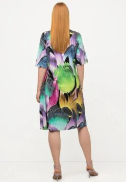 Ulla Popken MIDI AVEC FERMETURE À GLISSIÈRE DÉCOLLETÉ ROND ET MANCHES - Freizeitkleid - Noir -Ulla Popken 25c1d448fdbe4ddd9ec651e0f920434d