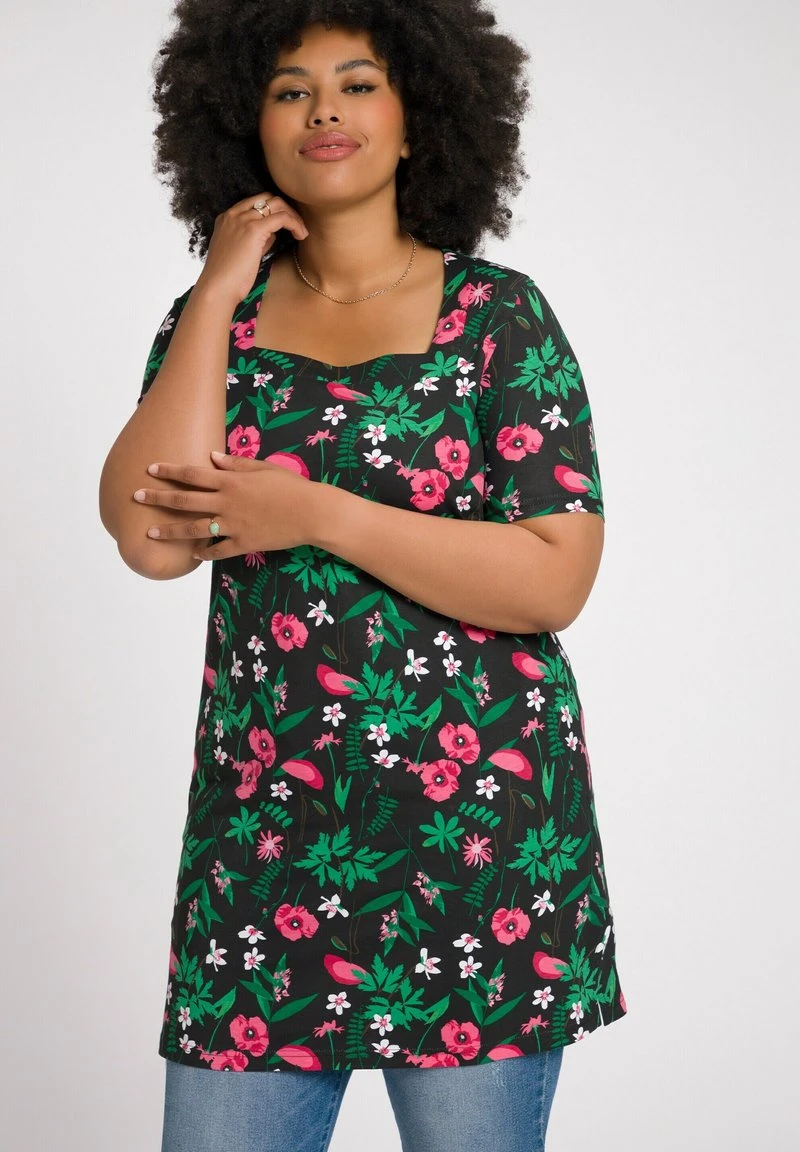 Ulla Popken LONG À MOTIF GRAPHIQUE DÉCOLLETÉ CARRÉ ET MANCHES COURT - T-Shirt Print - Noir 5 Ulla Popken LONG À MOTIF GRAPHIQUE DÉCOLLETÉ CARRÉ ET MANCHES COURT - T-Shirt Print - Noir – Bild 3