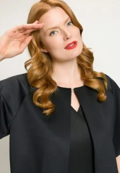 Ulla Popken INSPIRATION PLONGÉE, FERMETURE À CROCHET, COL ROND, MANCHE - Leichte Jacke - Noir -Ulla Popken 304f1e16e5ed41218e9b5c5d6e6ea5dc