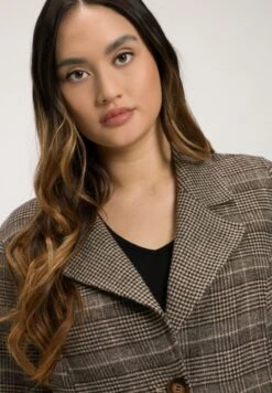 Ulla Popken Kurzmantel - Kastanjebruin -Ulla Popken 30eb7e9cdb684ef3b3b1754ce875866b