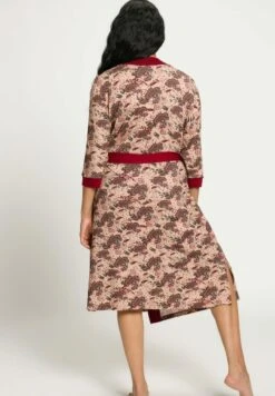 Ulla Popken À MOTIFS FORME OUVERTE MANCHES LONGUES - Bademantel - Sable -Ulla Popken 355291476ce643eda71f2bd8c5170a57