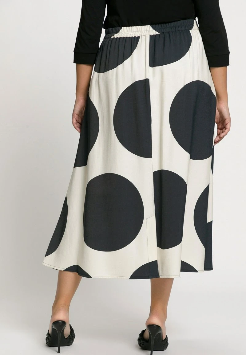 Ulla Popken POIS POCHES CEINTURE ÉLASTIQUE - A-Linien-Rock - Noir 5 Ulla Popken POIS POCHES CEINTURE ÉLASTIQUE - A-Linien-Rock - Noir – Bild 3