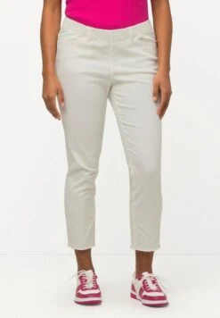 Ulla Popken BENGALINE SIENNA. JAMBE ÉTROITE ET LONGUEUR 7/8. BAS - Stoffhose - Blanc Cassé -Ulla Popken 5450c5553c6145e2b535c0e8007bee01 1