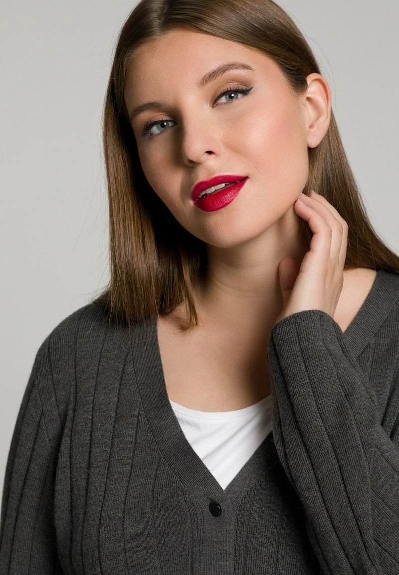 Ulla Popken V-HALS CEINTUUR - Strickjacke - Donkergrijs Melange 5 Ulla Popken V-HALS CEINTUUR - Strickjacke - Donkergrijs Melange – Bild 3