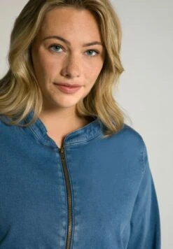 Ulla Popken STRETCHCOMFORT - Jeansjacke - Lightblue -Ulla Popken 613399ce6c9142e9b741e68f68fd428f