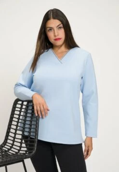 Ulla Popken CHAIN DETAIL V NECK STRETCH - Sweatshirt - Ice Blue -Ulla Popken 65028ee8a0c84ddda89bcd6f7f298501