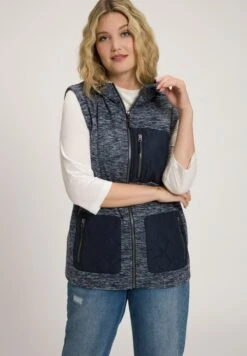 Ulla Popken QUILTED POCKETS ZIP FRONT - Weste - Navy Blue -Ulla Popken 66e2b9eb33a940ee9b5c87365ce0e738 1