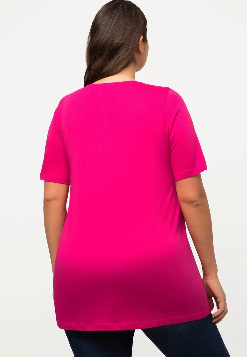 Ulla Popken GROSSE GRÖSSEN - T-Shirt Basic - Fuchsia Pink 4 Ulla Popken GROSSE GRÖSSEN - T-Shirt Basic - Fuchsia Pink – Bild 2