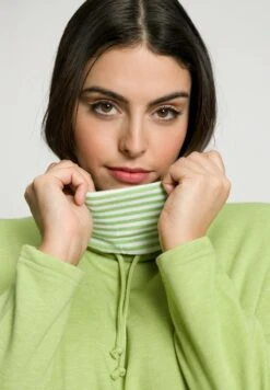 Ulla Popken STRIPE COLLAR - Freizeitkleid - May Green 10 Ulla Popken STRIPE COLLAR - Freizeitkleid - May Green -Ulla Popken 68d6a94ffc774163aef59eeb7c005f77