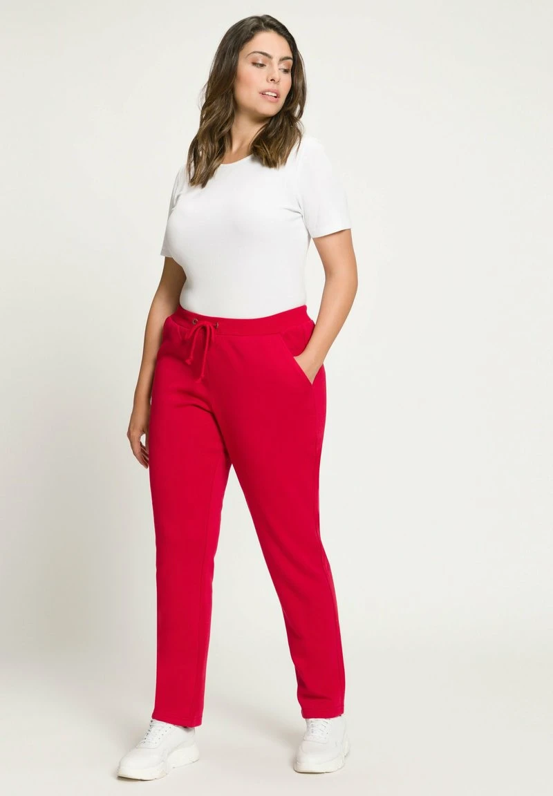 Ulla Popken Jogginghose - Kersenrood 4 Ulla Popken Jogginghose - Kersenrood – Bild 2