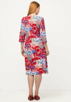 Ulla Popken MIDI IMPRIMÉ GRAPHIQUE DÉCOLLETÉ EN FORME DE CŒUR MANCHE - Freizeitkleid - Bleu Nuit -Ulla Popken 7a544efb4eb24217adef9e7243e30fc9