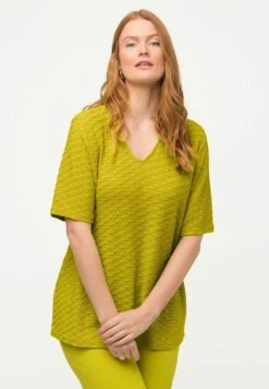Ulla Popken Tissu Texturé 3D Col En V Et Manches Courtes - Bluse - Pistache 13 Ulla Popken Tissu Texturé 3D Col En V Et Manches Courtes - Bluse - Pistache -Ulla Popken 7e942f3a483e423cb94616b75f5901eb 1