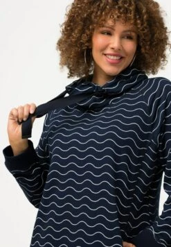 Ulla Popken À MANCHES LONGUES COL MONTANT ET IMPRIMÉ VAGUES - Sweatshirt - Bleu Nuit Mat -Ulla Popken 836a7957c7ee4416acf6ddc50ac78b04