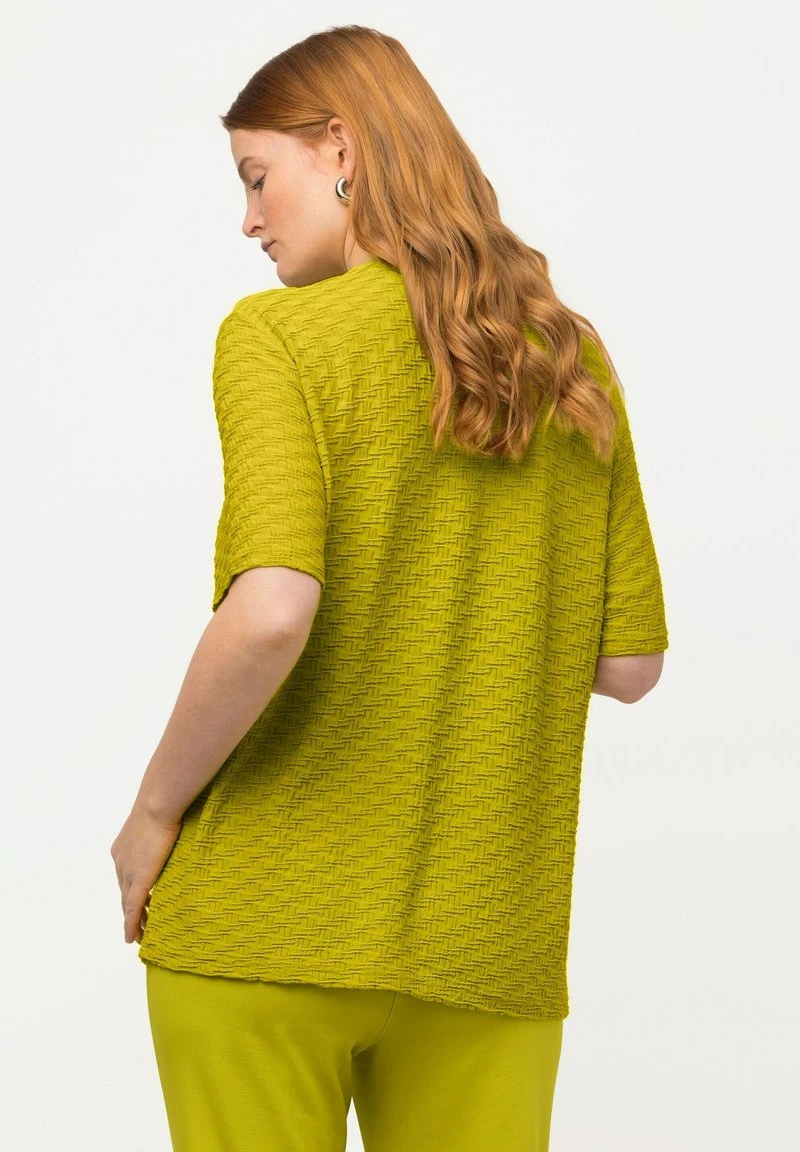 Ulla Popken Tissu Texturé 3D Col En V Et Manches Courtes - Bluse - Pistache 4 Ulla Popken Tissu Texturé 3D Col En V Et Manches Courtes - Bluse - Pistache – Bild 2