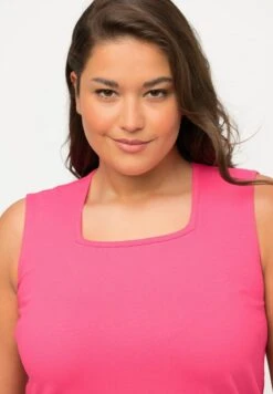 Ulla Popken CARREE AUSSCHNITT ÄRMELLOS - Top - Pink Red -Ulla Popken 8de8d9d383a241c19094602ad4e2d63f