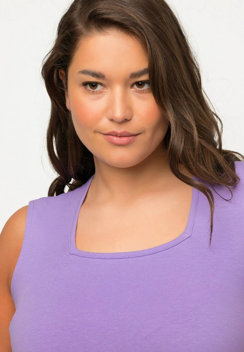 Ulla Popken CARREE AUSSCHNITT ÄRMELLOS - Top - Pale Lilac 6 Ulla Popken CARREE AUSSCHNITT ÄRMELLOS - Top - Pale Lilac – Bild 4