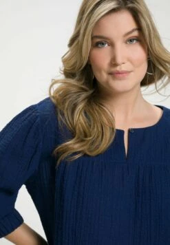 Ulla Popken SEERSUCKER - Bluse - Nachtblauw -Ulla Popken 9f7ea70c0e8c4ebcbc20a47552d823bc