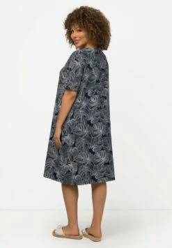 Ulla Popken MIDI MANCHES COURTES ET DÉCOLLETÉ EN V SILHOUETTE EN A I - Freizeitkleid - Bleu Nuit/mat -Ulla Popken aa9840a5e840442cbddb8b0b309fdb8f
