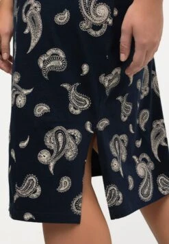 Ulla Popken DE NUIT MOTIF CACHEMIRE À COL EN V MANCHES COURTES ET C - Nachthemd - Marine -Ulla Popken b9ca01f52b294ff3b07432358f8a513a