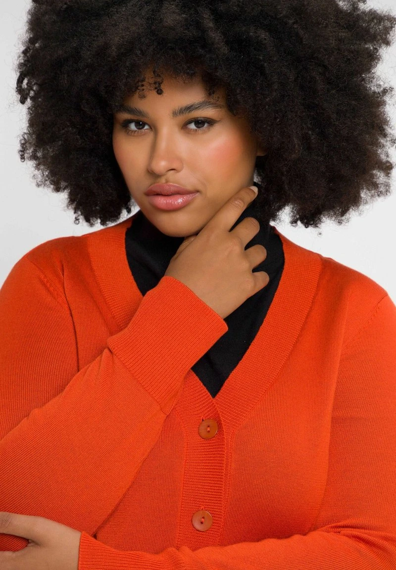 Ulla Popken Strickjacke - Saffraan 4 Ulla Popken Strickjacke - Saffraan – Bild 2