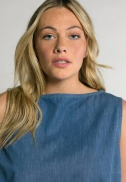 Ulla Popken Bluse - Blue Denim -Ulla Popken c79696de4cf54749b03d1e86e0de1d96