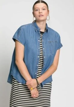 Ulla Popken SAUMKNOTEN - Hemdbluse - Light Blue -Ulla Popken ccf33811d9754707a4c2f7dff88fd84e