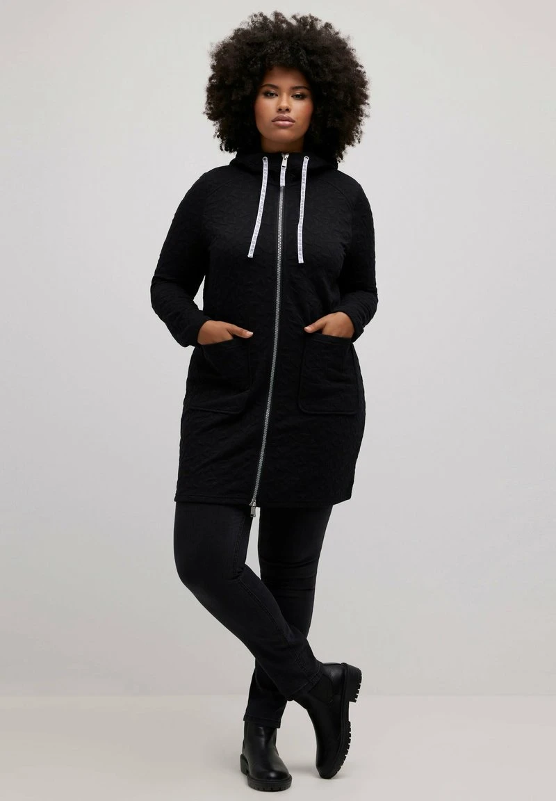 Ulla Popken Sweatjacke - Zwart 8 Ulla Popken Sweatjacke - Zwart – Bild 6