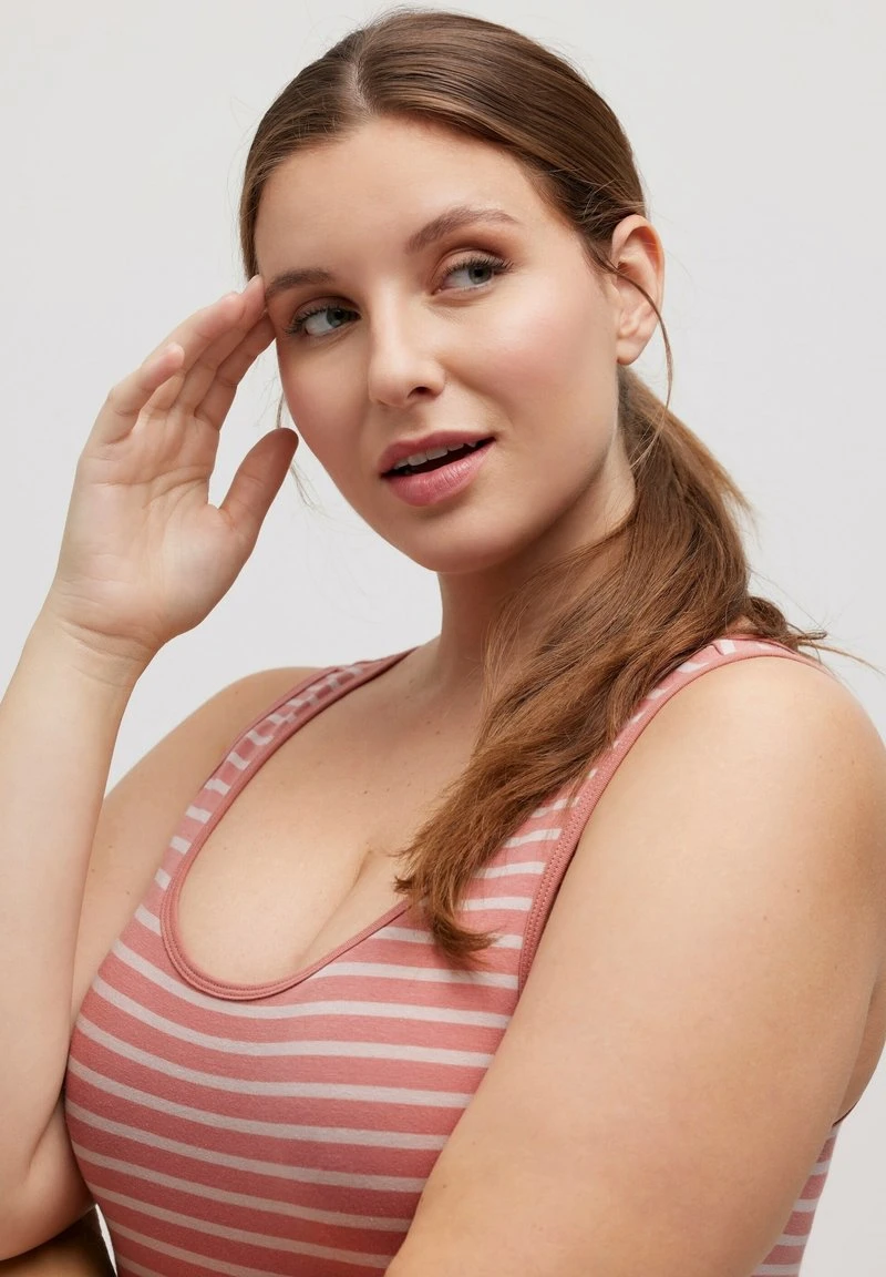 Ulla Popken Unterhemd/-shirt - Rouge 8 Ulla Popken Unterhemd/-shirt - Rouge – Bild 6