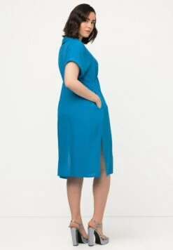 Ulla Popken À MANCHES COURTES. COL POCHES ET COL EN V. - Freizeitkleid - Bleu Turquoise -Ulla Popken e1c63b75598448b9852115e33043c98b