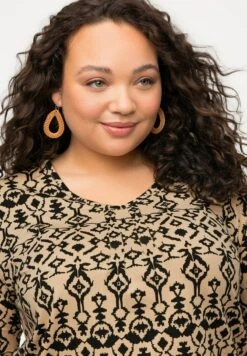 Ulla Popken DÉCOLLETÉ EN V MANCHES COURTES PLIS - T-Shirt Print - Beige -Ulla Popken ec5dd3d8db4a48e798e2a49589e1ac5a