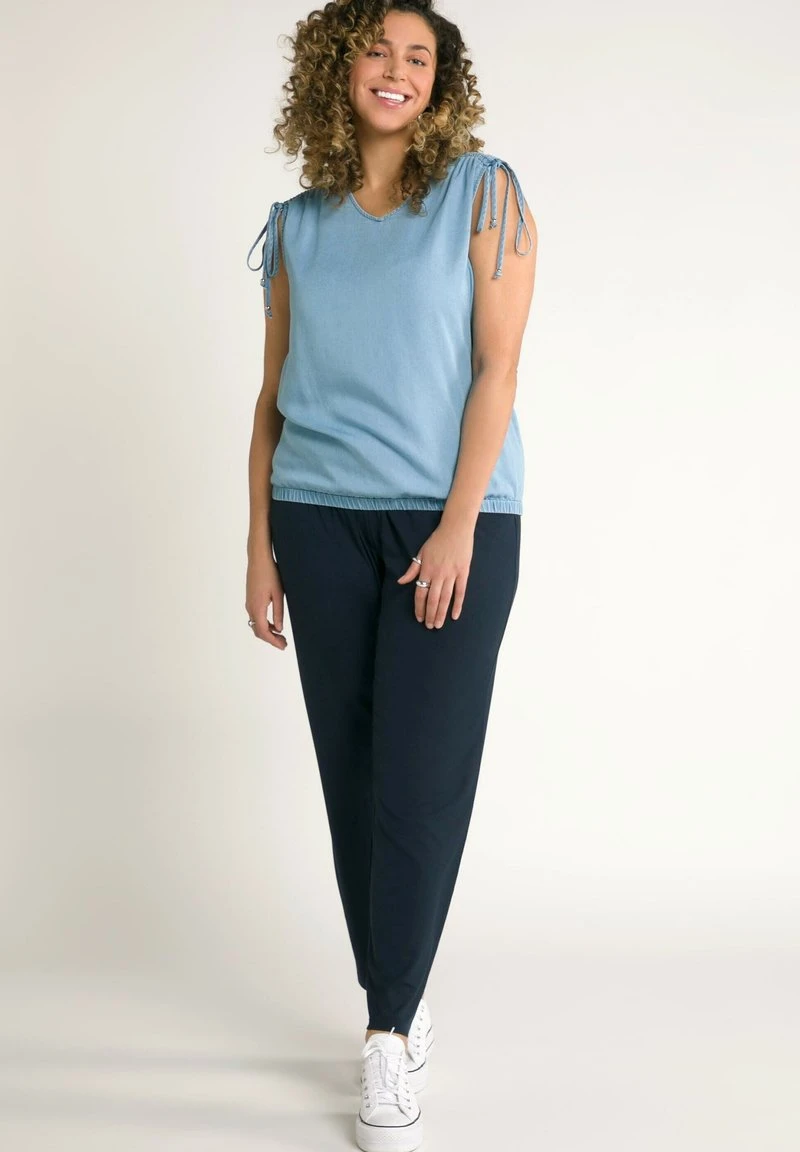 Ulla Popken Bluse - Light Blue 4 Ulla Popken Bluse - Light Blue – Bild 2