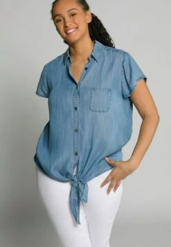 Ulla Popken SAUMKNOTEN - Hemdbluse - Light Blue -Ulla Popken ed833e34efc5493cbc7ca2781dea1545 1