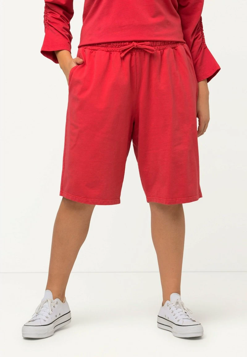 Ulla Popken WASHOUT JAMBE DROITE POCHES - Shorts - Rouge Poivron 3 Ulla Popken WASHOUT JAMBE DROITE POCHES - Shorts - Rouge Poivron
