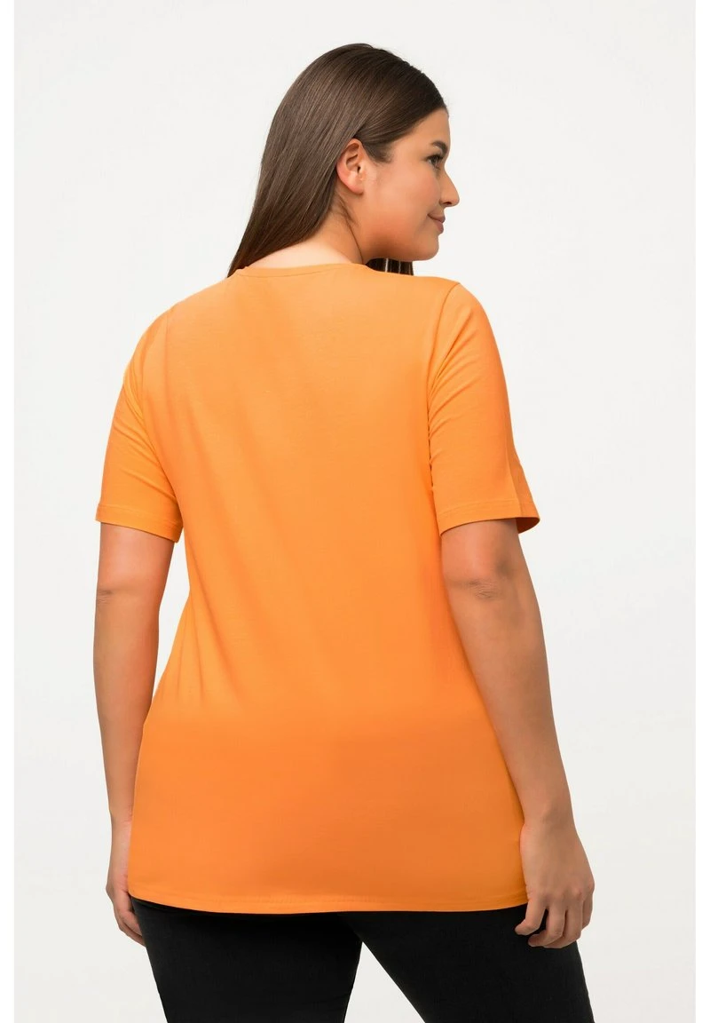 Ulla Popken RUNDHALSAUSSCHNITT - T-Shirt Basic - Cantaloupe Orange 4 Ulla Popken RUNDHALSAUSSCHNITT - T-Shirt Basic - Cantaloupe Orange – Bild 2